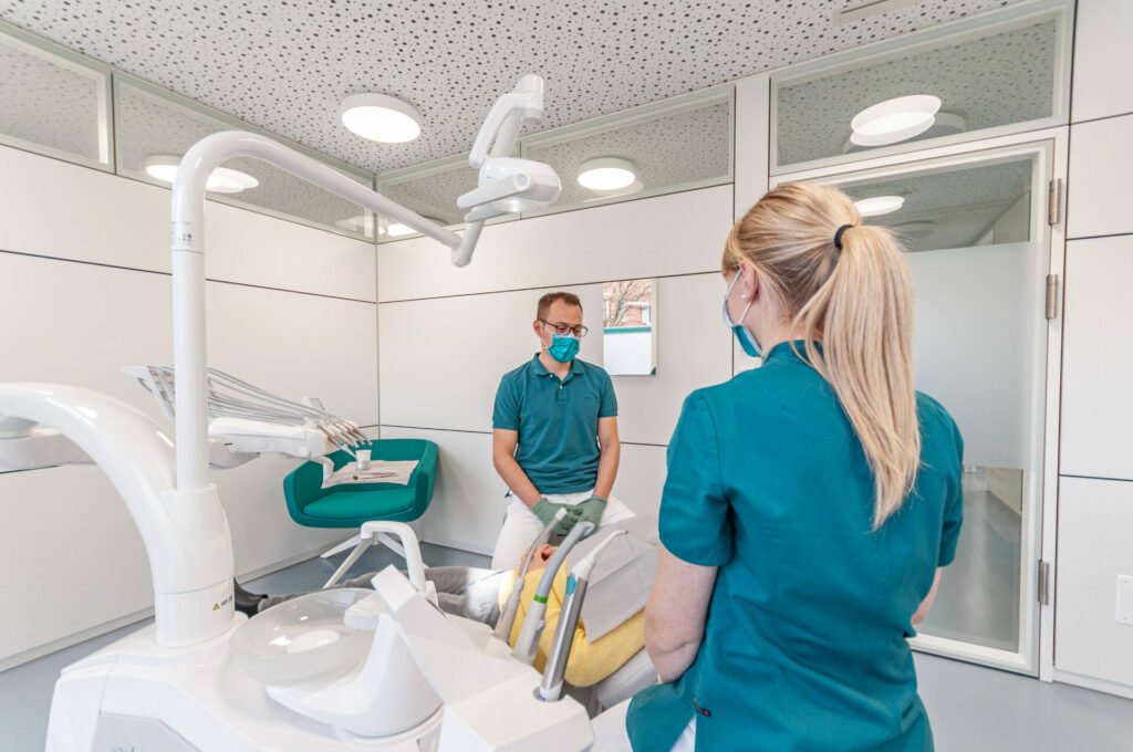 _DSC1621 Zahnarzt in Sterzing svg+xml;charset=utf